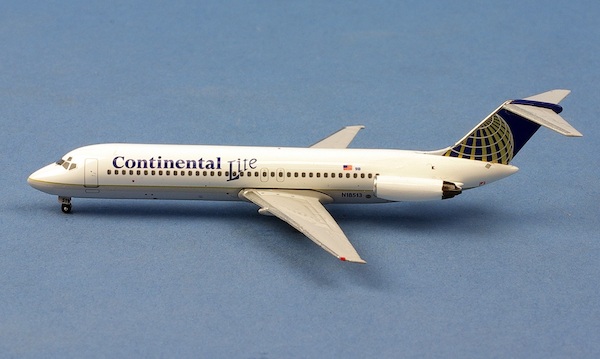 Douglas DC9-30 Continental Lite N18513  AC411029