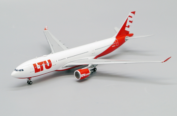 Airbus A330-200 LTU D-ALPD  LH4207